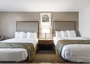 Heritage Inn Express Hayward hotel thumbnail 8