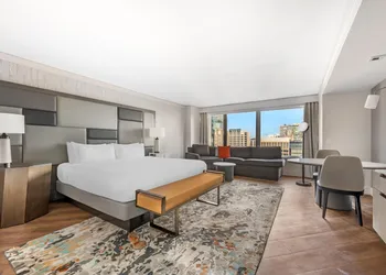 Hilton Grand Vacations Club Chicago Magnificent Mile hotel thumbnail 6