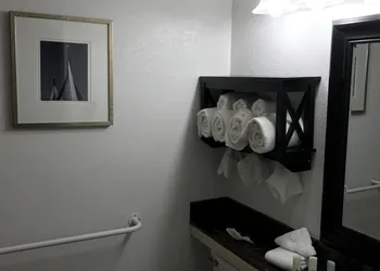 Quality Inn Cromwell - Middletown hotel thumbnail 5