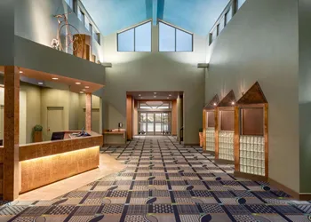 Royal Hotel West Edmonton, Trademark Collection by Wyndham hotel thumbnail 6