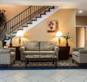 Econo Lodge Lake Region hotel detail image 4