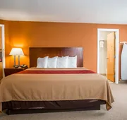 Econo Lodge Lake Region hotel detail image 7