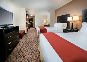 Holiday Inn Express Hotel & Suites Pearsall by IHG hotel thumbnail 4