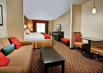 Holiday Inn Express Hotel & Suites Pearsall by IHG hotel thumbnail 8