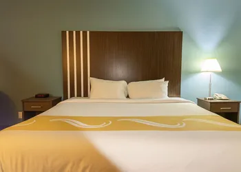 Village Inn & Suites hotel thumbnail 5