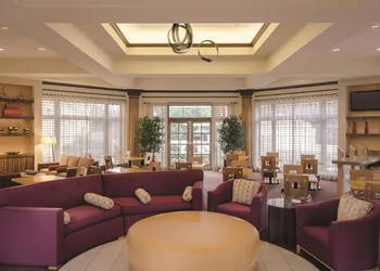 La Quinta Inn & Suites by Wyndham Atlanta Ballpark/Galleria hotel thumbnail 2