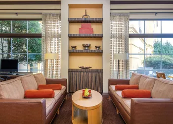 La Quinta Inn & Suites by Wyndham Atlanta Ballpark/Galleria hotel thumbnail 4