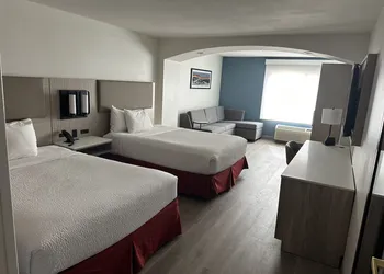 La Quinta Inn & Suites by Wyndham Albuquerque Midtown hotel thumbnail 7