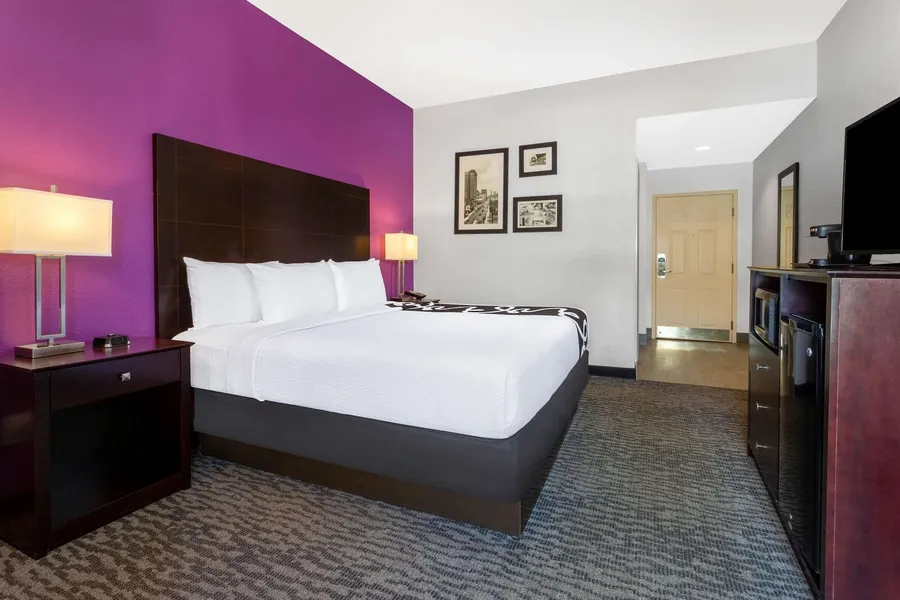 La Quinta Inn & Suites by Wyndham Tampa Bay Area-Tampa South hotel detail image 6