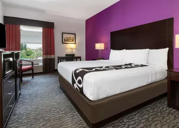 La Quinta Inn & Suites by Wyndham Tampa Bay Area-Tampa South hotel thumbnail 8