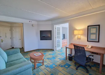 La Quinta Inn & Suites by Wyndham Orlando I Drive/Conv Ctr hotel thumbnail 4