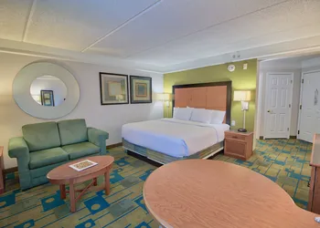 La Quinta Inn & Suites by Wyndham Orlando I Drive/Conv Ctr hotel thumbnail 5
