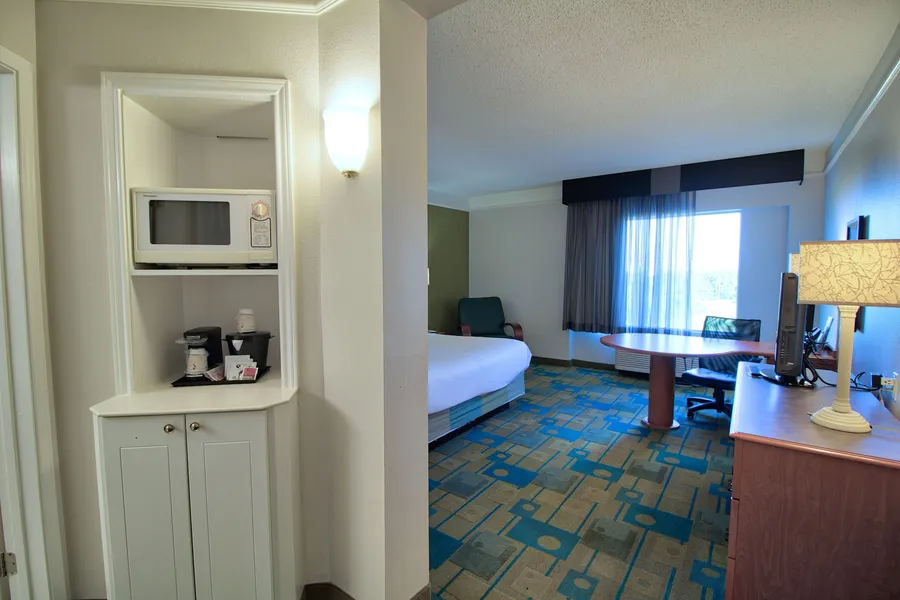 La Quinta Inn & Suites by Wyndham Orlando I Drive/Conv Ctr hotel detail image 6