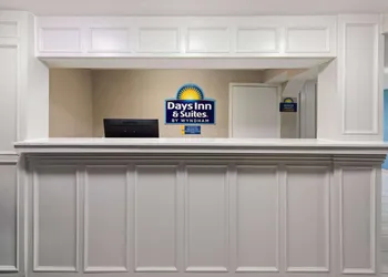 Days Inn & Suites by Wyndham Vicksburg hotel thumbnail 2