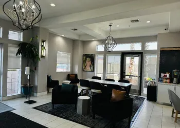 La Quinta Inn & Suites by Wyndham Hesperia Victorville hotel thumbnail 6