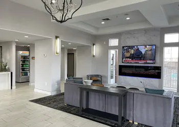 La Quinta Inn & Suites by Wyndham Hesperia Victorville hotel thumbnail 7