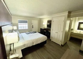 La Quinta Inn by Wyndham San Antonio Lackland hotel thumbnail 4