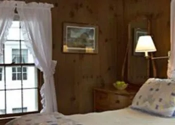 Arlington's West Mountain Inn hotel thumbnail 3