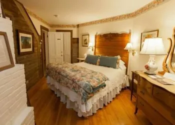 Arlington's West Mountain Inn hotel thumbnail 8