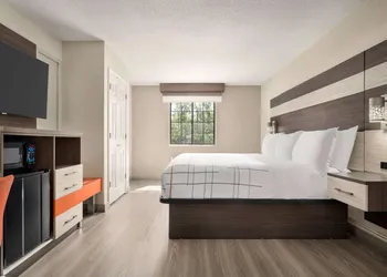 La Quinta Inn Lexington/Horse Park hotel thumbnail 6