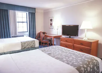 La Quinta Inn by Wyndham Moline Airport hotel thumbnail 7
