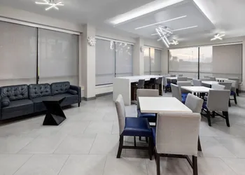 La Quinta Inn & Suites by Wyndham Houston Stafford Sugarland hotel thumbnail 3