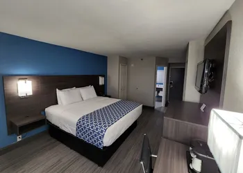 La Quinta Inn & Suites by Wyndham Houston Stafford Sugarland hotel thumbnail 6