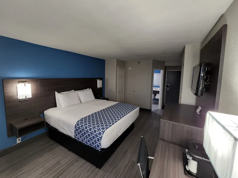 La Quinta Inn & Suites by Wyndham Houston Stafford Sugarland hotel detail image 6