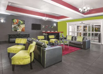 La Quinta Inn & Suites by Wyndham Laredo Airport hotel thumbnail 2