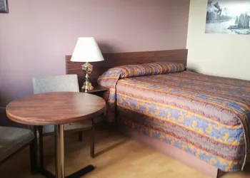 Lamplighter Viking Motel hotel thumbnail 3