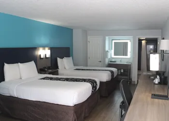 La Quinta Inn & Suites by Wyndham Oceanfront Daytona Beach hotel thumbnail 5
