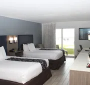 La Quinta Inn & Suites by Wyndham Oceanfront Daytona Beach hotel detail image 7