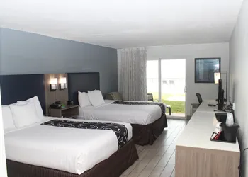 La Quinta Inn & Suites by Wyndham Oceanfront Daytona Beach hotel thumbnail 7