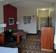 La Quinta Inn & Suites by Wyndham North Platte hotel detail image 4