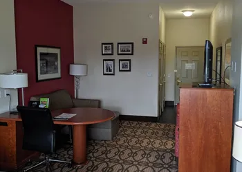La Quinta Inn & Suites by Wyndham North Platte hotel thumbnail 4