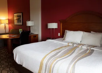 La Quinta Inn & Suites by Wyndham North Platte hotel thumbnail 7