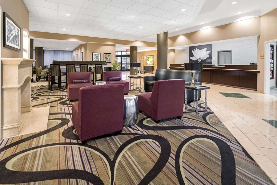 La Quinta Inn & Suites by Wyndham Buena Park hotel detail image 2