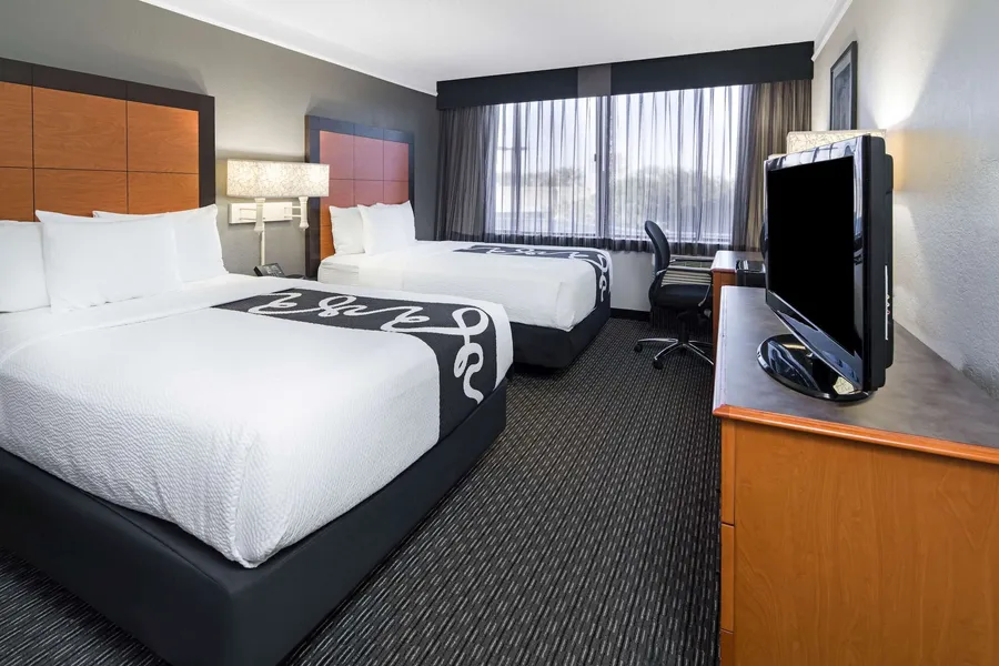 La Quinta Inn & Suites by Wyndham Buena Park hotel detail image 6
