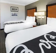 La Quinta Inn & Suites by Wyndham Buena Park hotel detail image 7