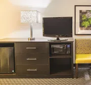 La Quinta Inn & Suites by Wyndham Phoenix Scottsdale hotel detail image 3