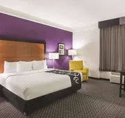 La Quinta Inn & Suites by Wyndham Phoenix Scottsdale hotel detail image 4