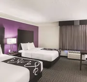 La Quinta Inn & Suites by Wyndham Phoenix Scottsdale hotel detail image 5