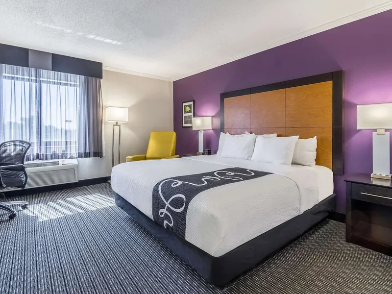 La Quinta Inn & Suites by Wyndham Phoenix Scottsdale hotel detail image 6