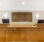 La Quinta Inn & Suites by Wyndham Redding hotel detail image 3