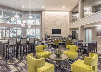 La Quinta Inn & Suites by Wyndham Denver Tech Center hotel thumbnail 3