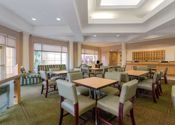 La Quinta Inn & Suites by Wyndham Lakeland West hotel thumbnail 3