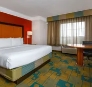 La Quinta Inn & Suites by Wyndham Lakeland West hotel detail image 7