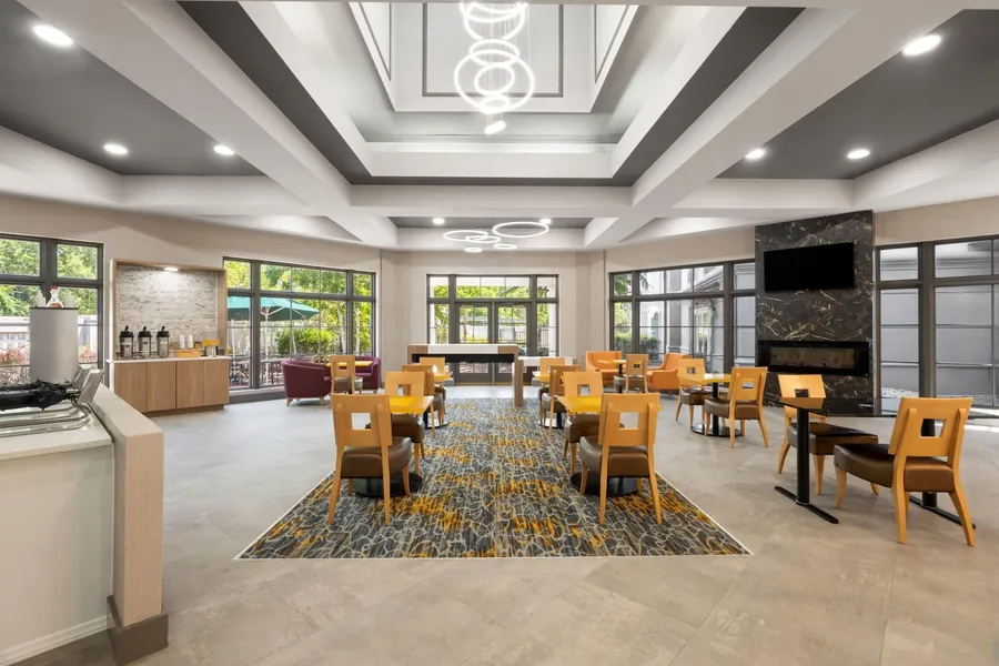 La Quinta Inn & Suites by Wyndham Raleigh Cary hotel detail image 2