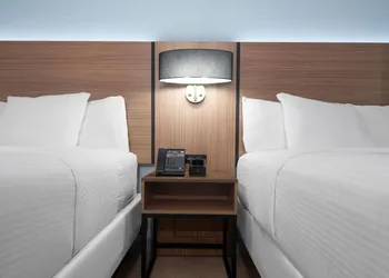 La Quinta Inn & Suites by Wyndham Raleigh Cary hotel thumbnail 4