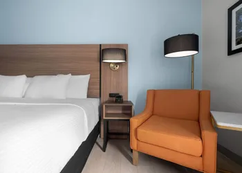 La Quinta Inn & Suites by Wyndham Raleigh Cary hotel thumbnail 6